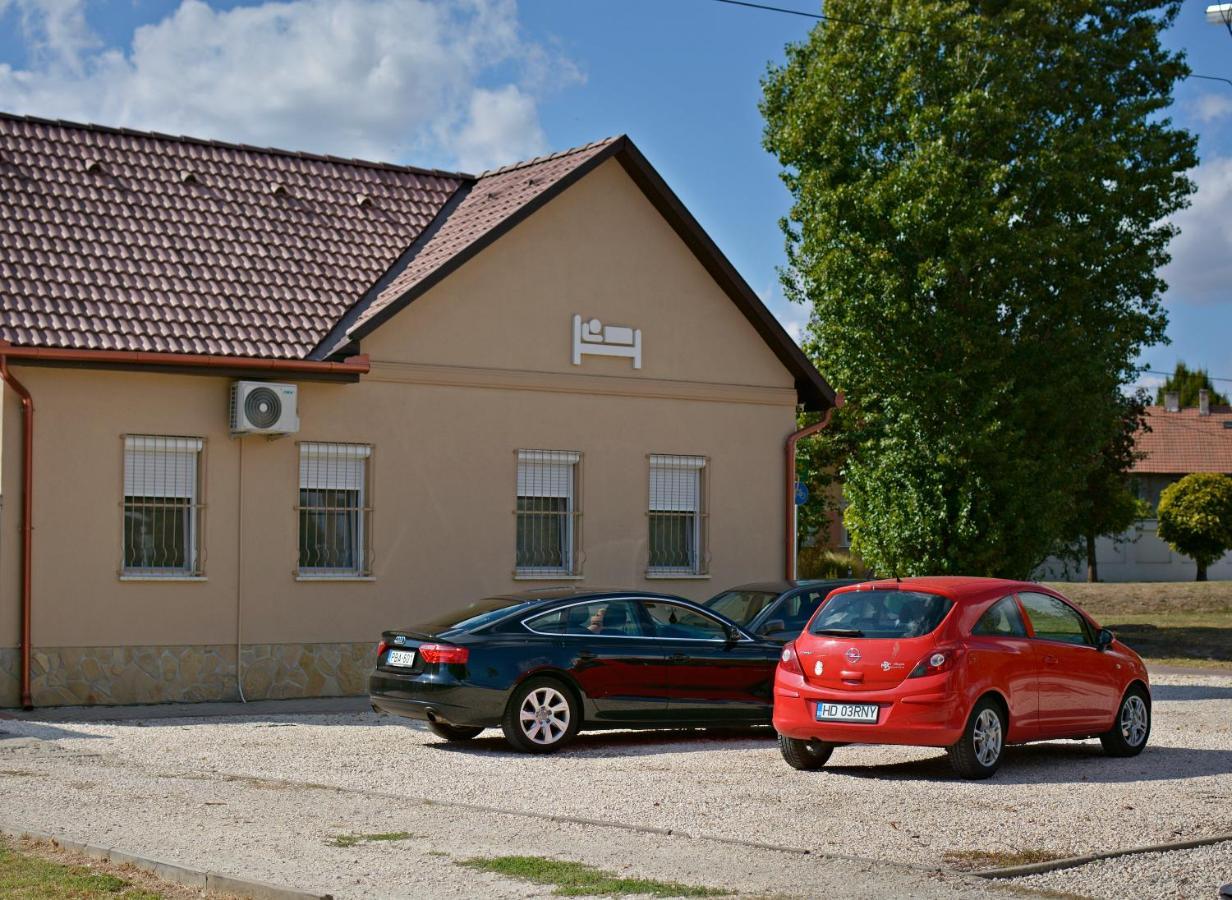 R.Gold Apartman Makó Exterior foto