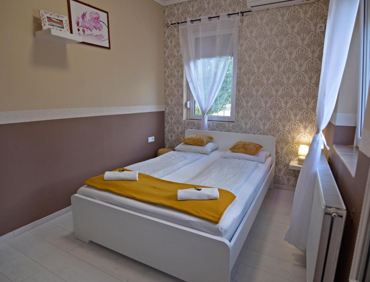 R.Gold Apartman Makó Exterior foto