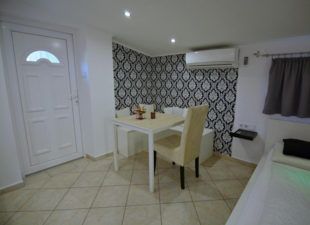 R.Gold Apartman Makó Exterior foto