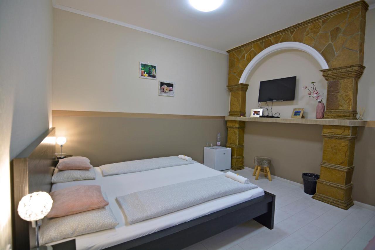 R.Gold Apartman Makó Exterior foto
