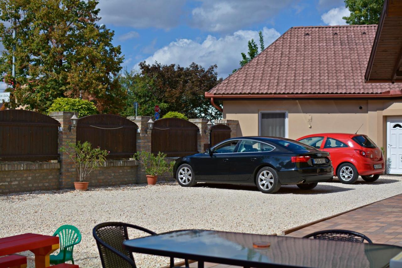 R.Gold Apartman Makó Exterior foto