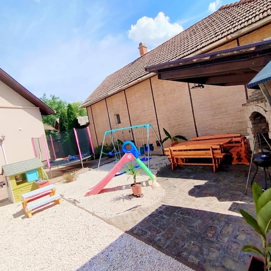 R.Gold Apartman Makó Exterior foto